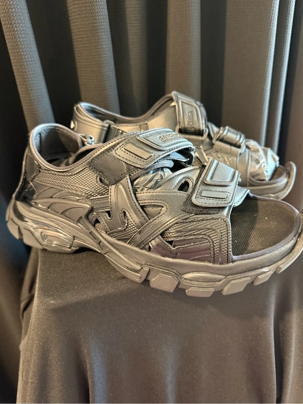 Balenciaga Kids Black Chunky Sport Sandals with Hook-and-Loop Straps